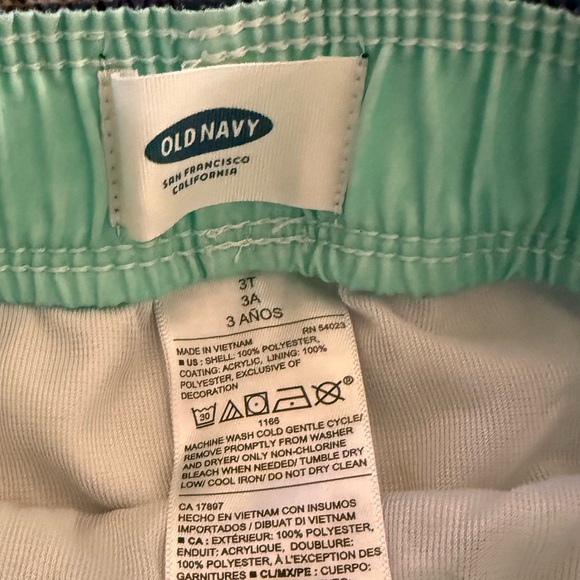 Old Navy swim trunks size 3T - Picture 3 of 3